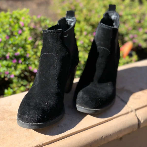Crown Vintage Black Suede Ankle Boots/Booties - Picture 1 of 4